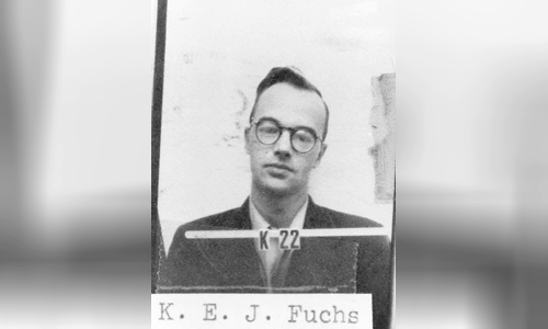 Atomic spies