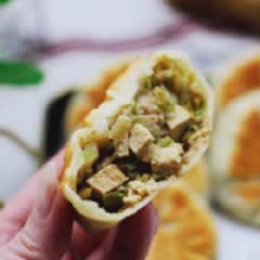Cách làm bánh bao nhân thịt xào đậu hũ và rau cải