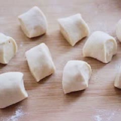 Cách làm Bánh bao nhân thịt xào cà tím