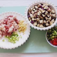 Cách làm Bánh bao nhân thịt xào cà tím