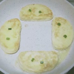 Cách làm bánh bao nhúng trứng chiên