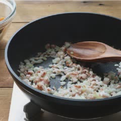 Cách làm bánh bí đỏ chiên mặn hấp dẫn