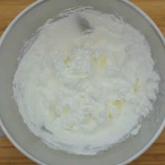 Cách làm Bánh Bông Lan Trứng Muối Chà Bông thơm ngon