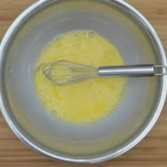 Cách làm Bánh Bông Lan Trứng Muối Chà Bông thơm ngon