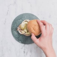 Cách làm Bánh burger thịt heo mù tạt