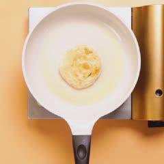 Cách làm Bánh Chiên Nhân Thịt Bò thơm ngon, siêu hấp dẫn 