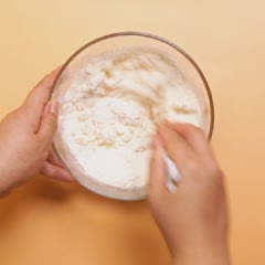 Cách làm Bánh Chiên Nhân Thịt Bò thơm ngon, siêu hấp dẫn 
