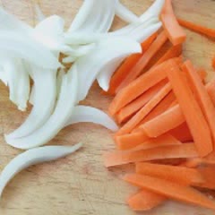 Cách làm bánh gạo cay sốt thịt bằm