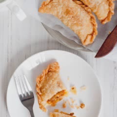 Cách làm Bánh gối cà ri gà