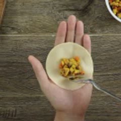 Cách làm Bánh gối nhân cà ri gà giòn rụm hấp dẫn