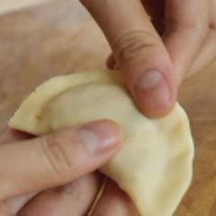 Cách làm Bánh gối nhân cà ri gà giòn rụm hấp dẫn