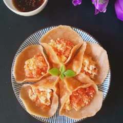 Cách làm Bánh hấp nhân trứng sốt cà chua