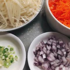 Cách làm Bánh Khoai Tây Chiên Tôm rau củ, thơm ngon cho bé