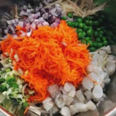 Cách làm Bánh Khoai Tây Chiên Tôm rau củ, thơm ngon cho bé