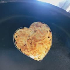 Cách làm Bánh Khoai Tây Chiên Tôm rau củ, thơm ngon cho bé