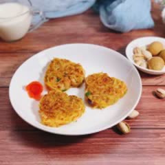 Cách làm Bánh Khoai Tây Chiên Tôm rau củ, thơm ngon cho bé