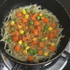 Cách làm Bánh Khoai Tây Trứng Chiên đơn giản cho bữa sáng