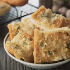 Cách làm Bánh Mì Bơ Tỏi phô mai bằng lò nướng cực đơn giản