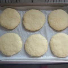Cách Làm Bánh Mì Cuộn Xúc Xích Nướng Đơn Giản