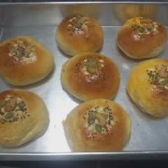 Cách làm bánh mì kem trứng muối