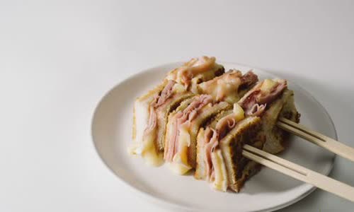 Cách làm Bánh mì kẹp phô mai thịt nguội