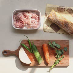 Cách làm bánh mì kẹp thịt gà chiên áp chảo