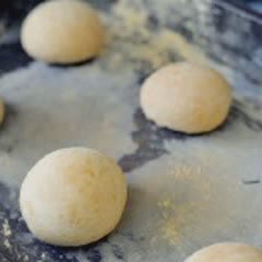 Cách làm bánh mì kẹp thịt tại nhà