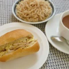 Cách Làm Bánh Mì Nhân Thịt Gà Đơn Giản Ngon Miệng