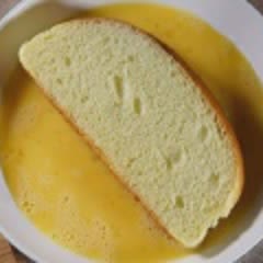 Cách làm bánh mì phết bơ đậu phộng chiên kiểu Hong Kong