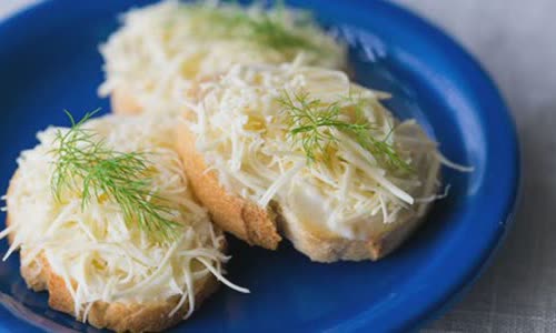 Cách làm Bánh mì phết sốt mayo phô mai