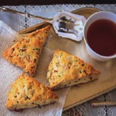 Cách Làm Bánh Mì Thịt Xông Khói Hấp Dẫn Cho Cả Nhà
