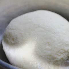 Cách Làm Bánh Mì Trứng Cút Xúc Xích Ngon Miệng