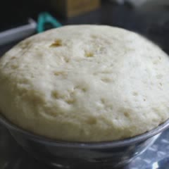 Cách Làm Bánh Mì Trứng Cút Xúc Xích Ngon Miệng