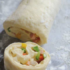 Cách Làm Bánh Mì Trứng Cút Xúc Xích Ngon Miệng