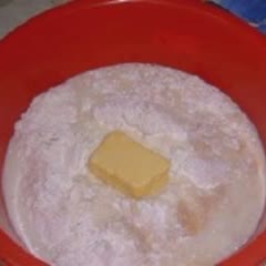 Cách Làm Bánh Mì Xúc Xích Nướng Thơm Ngon Đơn Giản