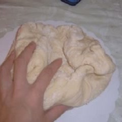 Cách Làm Bánh Mì Xúc Xích Nướng Thơm Ngon Đơn Giản