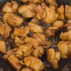 Cách làm bánh mỳ kẹp thịt sốt teriyaki