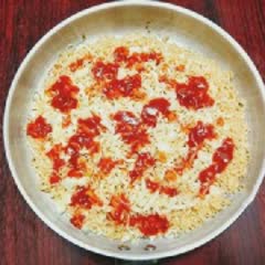 Cách làm bánh pizza mì tôm