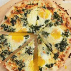 Cách Làm Bánh Pizza Trứng Đơn Giản Cho Bữa Sáng