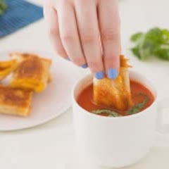 Cách làm Bánh sandwich cuộn phô mai nướng bằng chảo