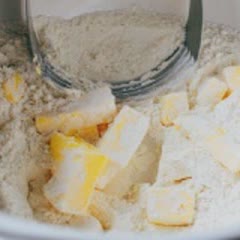 Cách làm bánh tart cải xoăn khoai lang
