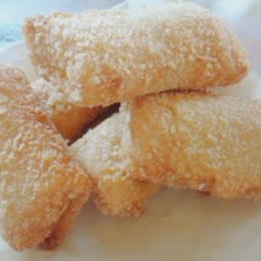 Cách làm bánh thịt xông khói cuộn phô mai chiên xù
