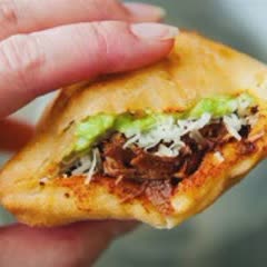 Cách Làm Bánh Tiêu Kẹp Thịt Bò Lúc Lắc Thơn Ngon