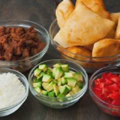 Cách Làm Bánh Tiêu Kẹp Thịt Bò Lúc Lắc Thơn Ngon