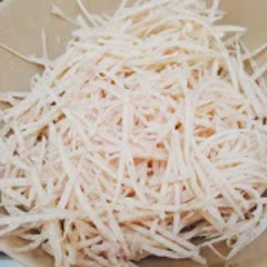 Cách làm Bánh tôm chiên khoai môn