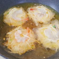 Cách làm Bánh tôm chiên khoai môn
