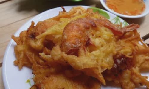 Cách làm Bánh Tôm Chiên thơm giòn kèm khoai lang lạ miệng