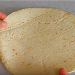 banh-tortilla-cuon-thit-trung-SgHePiY46fZZbrp3VUlL