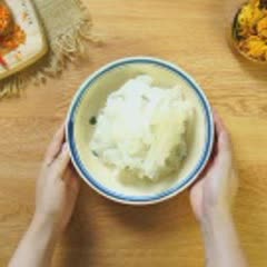 Cách làm Bánh Tráng Chiên Sốt Me thơm ngon, độc đáo