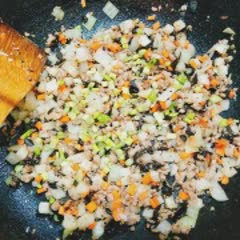 Cách làm bánh tráng lụi chấm mắm me